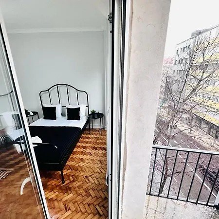 The Crespo House - No 2e - & *