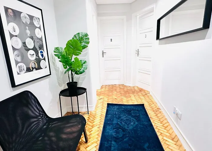 The Crespo House - No 2e - & *